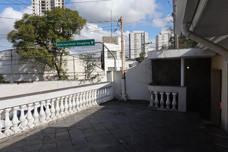 Casa para alugar com 200m², 3 quartos e 2 vagasVaranda da Frente 