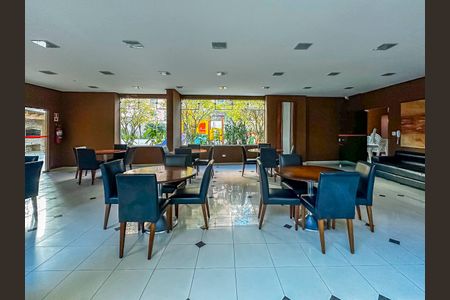 Apartamento à venda com 130m², 3 quartos e 3 vagas Apartamento à venda com 130m², 3 quartos e 3 vagasÁrea comum - Salão de festas