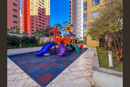 Apartamento à venda com 130m², 3 quartos e 3 vagas Apartamento à venda com 130m², 3 quartos e 3 vagasPlayground