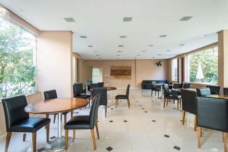 Apartamento à venda com 130m², 3 quartos e 3 vagas Apartamento à venda com 130m², 3 quartos e 3 vagasÁrea comum - Salão de festas
