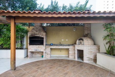 Apartamento à venda com 130m², 3 quartos e 3 vagas Apartamento à venda com 130m², 3 quartos e 3 vagasÁrea comum - Churrasqueira