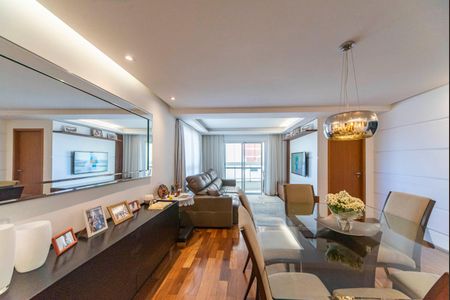 Apartamento à venda com 130m², 3 quartos e 3 vagas Apartamento à venda com 130m², 3 quartos e 3 vagasSala