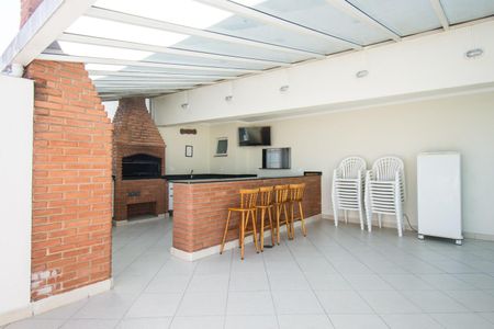 Apartamento à venda com 130m², 3 quartos e 3 vagas Apartamento à venda com 130m², 3 quartos e 3 vagasÁrea comum - Churrasqueira