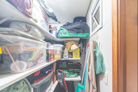 Apartamento à venda com 130m², 3 quartos e 3 vagas Apartamento à venda com 130m², 3 quartos e 3 vagasDespensa