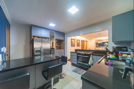 Apartamento à venda com 130m², 3 quartos e 3 vagas Apartamento à venda com 130m², 3 quartos e 3 vagasCozinha