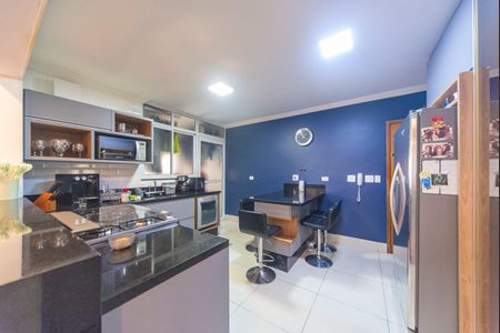 Apartamento à venda com 130m², 3 quartos e 3 vagas Apartamento à venda com 130m², 3 quartos e 3 vagasCozinha