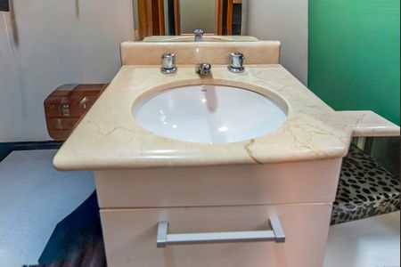 Apartamento à venda com 130m², 3 quartos e 3 vagas Apartamento à venda com 130m², 3 quartos e 3 vagasBanheiro do Quarto 2