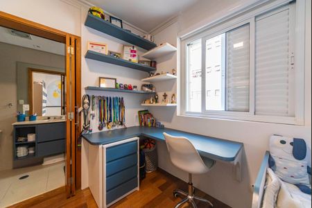 Apartamento à venda com 130m², 3 quartos e 3 vagas Apartamento à venda com 130m², 3 quartos e 3 vagasQuarto 1