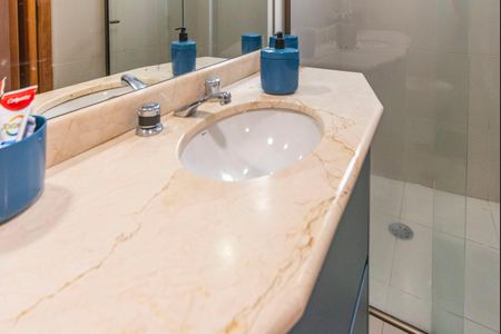 Apartamento à venda com 130m², 3 quartos e 3 vagas Apartamento à venda com 130m², 3 quartos e 3 vagasBanheiro do Quarto 1