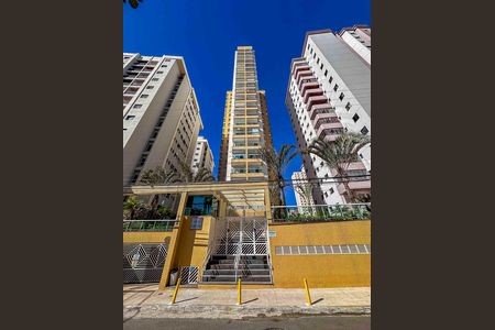Apartamento à venda com 130m², 3 quartos e 3 vagas Apartamento à venda com 130m², 3 quartos e 3 vagasFachada e portaria