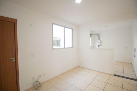 Sala de apartamento para alugar com 2 quartos, 44m² em Vista Alegre, São Gonçalo