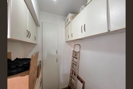 Apartamento à venda com 112m², 3 quartos e 2 vagas Apartamento à venda com 112m², 3 quartos e 2 vagasQuarto de serviço