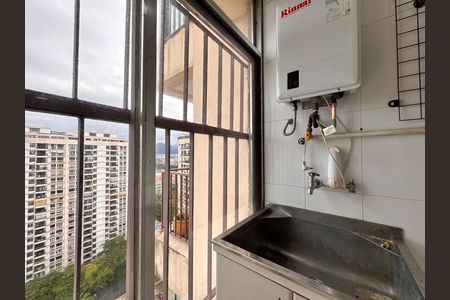Apartamento à venda com 112m², 3 quartos e 2 vagas Apartamento à venda com 112m², 3 quartos e 2 vagasÁrea de serviço