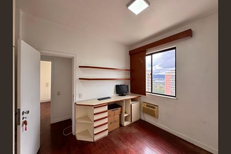 Apartamento à venda com 112m², 3 quartos e 2 vagas Apartamento à venda com 112m², 3 quartos e 2 vagasQuarto 1