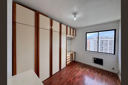 Apartamento à venda com 112m², 3 quartos e 2 vagas Apartamento à venda com 112m², 3 quartos e 2 vagasQuarto 2