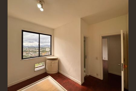 Apartamento à venda com 112m², 3 quartos e 2 vagas Apartamento à venda com 112m², 3 quartos e 2 vagasSuíte