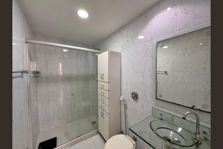Apartamento à venda com 112m², 3 quartos e 2 vagas Apartamento à venda com 112m², 3 quartos e 2 vagasBanheiro Social