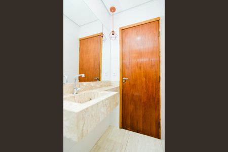 Casa para alugar com 290m², 3 quartos e 2 vagasBanheiro 