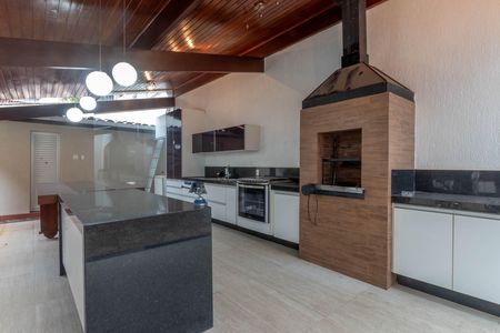 Casa à venda com 410m², 4 quartos e 4 vagas Casa à venda com 410m², 4 quartos e 4 vagasEspaço Gourmet