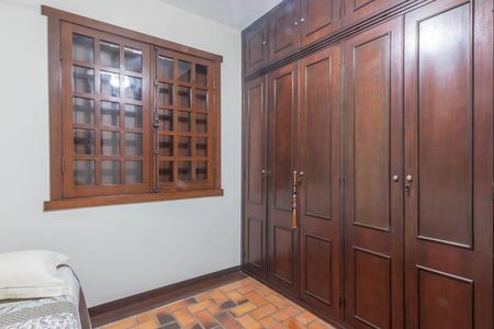 Casa à venda com 410m², 4 quartos e 4 vagas Casa à venda com 410m², 4 quartos e 4 vagasQuarto 2
