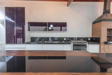 Casa à venda com 410m², 4 quartos e 4 vagas Casa à venda com 410m², 4 quartos e 4 vagasEspaço Gourmet