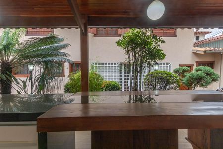 Casa à venda com 410m², 4 quartos e 4 vagas Casa à venda com 410m², 4 quartos e 4 vagasEspaço Gourmet