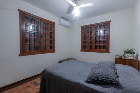 Casa à venda com 410m², 4 quartos e 4 vagas Casa à venda com 410m², 4 quartos e 4 vagasQuarto 1