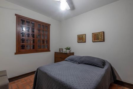 Casa à venda com 410m², 4 quartos e 4 vagas Casa à venda com 410m², 4 quartos e 4 vagasQuarto 1