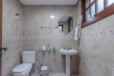 Casa à venda com 410m², 4 quartos e 4 vagas Casa à venda com 410m², 4 quartos e 4 vagasBanheiro