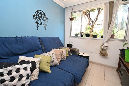 Sala de apartamento à venda com 3 quartos, 75m² em Cabral, Contagem