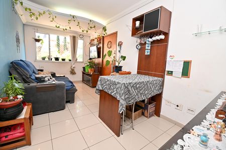 Sala de apartamento à venda com 3 quartos, 75m² em Cabral, Contagem