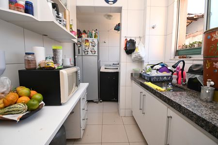 Cozinha e Área de Serviço de apartamento à venda com 3 quartos, 75m² em Cabral, Contagem