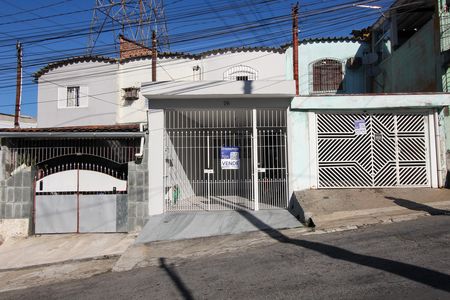 Fachada de casa à venda com 4 quartos, 120m² em Vila Tiradentes, São Paulo