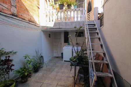 Casa à venda com 120m², 4 quartos e 1 vagaQuintal