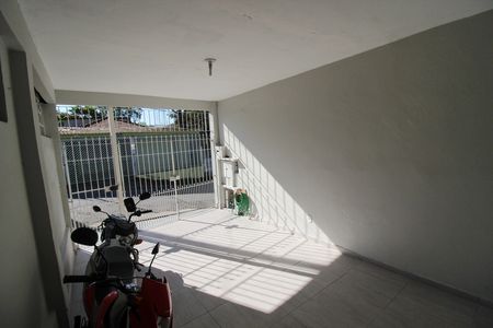 Garagem de casa à venda com 4 quartos, 120m² em Vila Tiradentes, São Paulo