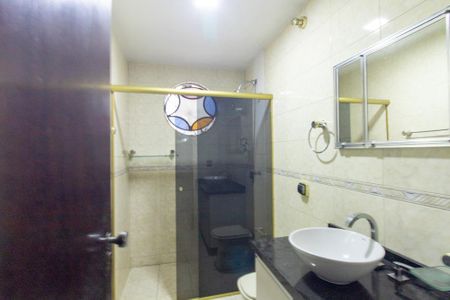 Casa à venda com 190m², 4 quartos e 2 vagas Casa à venda com 190m², 4 quartos e 2 vagasBanheiro da Suite