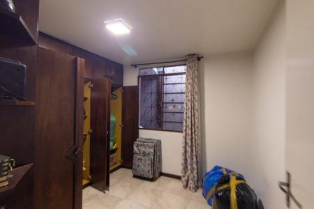 Quarto 1 de casa à venda com 4 quartos, 190m² em Cajuru, Curitiba