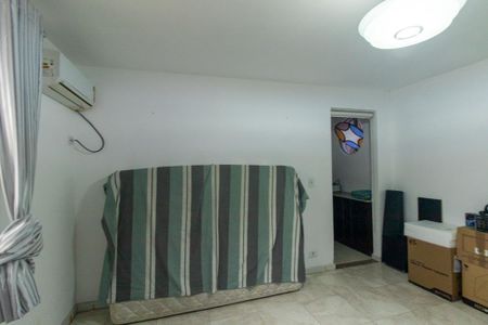 Casa à venda com 190m², 4 quartos e 2 vagas Casa à venda com 190m², 4 quartos e 2 vagasQuarto 2 Suite 1