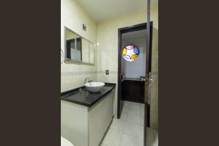 Casa à venda com 190m², 4 quartos e 2 vagas Casa à venda com 190m², 4 quartos e 2 vagasBanheiro da Suite