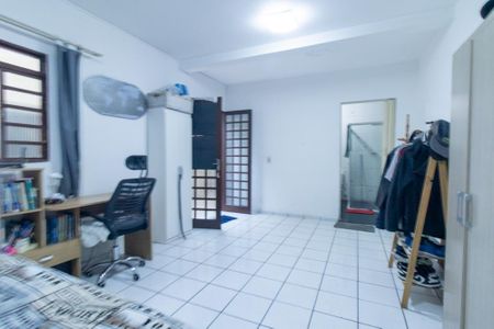 Casa à venda com 190m², 4 quartos e 2 vagas Casa à venda com 190m², 4 quartos e 2 vagasQuarto 4 Suite 2