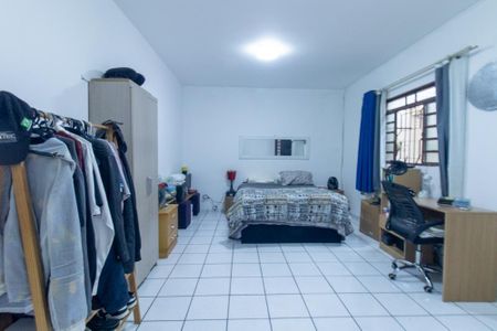 Casa à venda com 190m², 4 quartos e 2 vagas Casa à venda com 190m², 4 quartos e 2 vagasQuarto 4 Suite 2