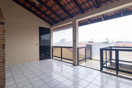 Casa à venda com 190m², 4 quartos e 2 vagas Casa à venda com 190m², 4 quartos e 2 vagasEspaço Gourmet