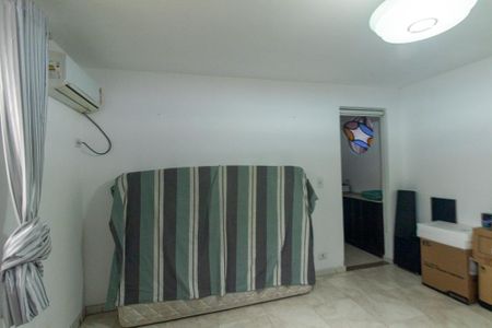 Casa à venda com 190m², 4 quartos e 2 vagas Casa à venda com 190m², 4 quartos e 2 vagasQuarto 2 Suite 1