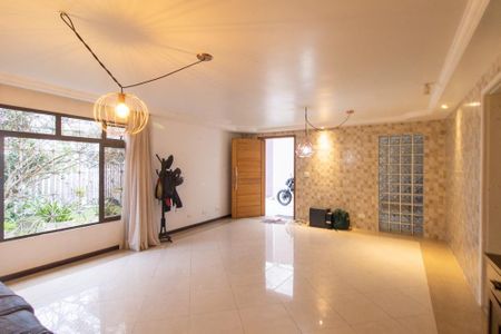 Sala de casa à venda com 4 quartos, 190m² em Cajuru, Curitiba