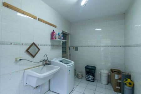 Casa à venda com 190m², 4 quartos e 2 vagas Casa à venda com 190m², 4 quartos e 2 vagasÁrea de Serviço