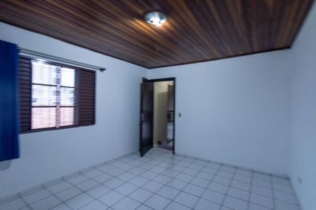 Casa à venda com 190m², 4 quartos e 2 vagas Casa à venda com 190m², 4 quartos e 2 vagasSala