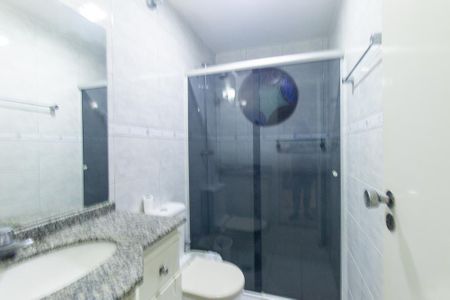 Casa à venda com 190m², 4 quartos e 2 vagas Casa à venda com 190m², 4 quartos e 2 vagasBanheiro Social