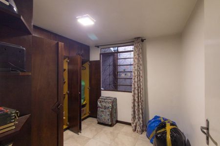 Casa à venda com 190m², 4 quartos e 2 vagas Casa à venda com 190m², 4 quartos e 2 vagasQuarto 1
