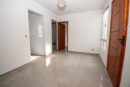 Apartamento à venda com 2 quartos, 49m² em Vila Beneves, Contagem
