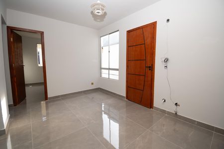Apartamento à venda com 2 quartos, 49m² em Vila Beneves, Contagem